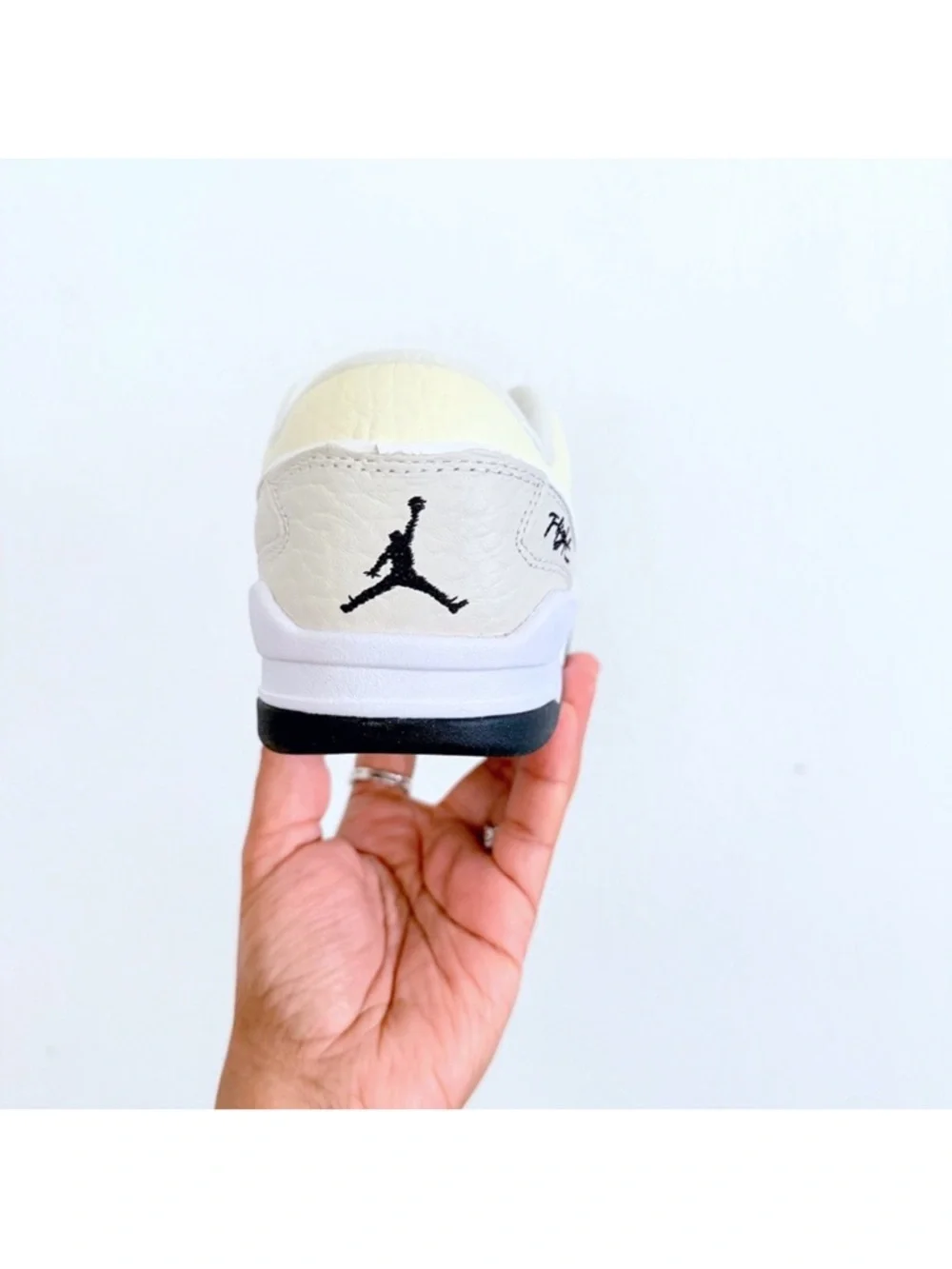 Nike Jordan Flight Court Cream & Pink Low-Top Sneaker Women’s Size 9